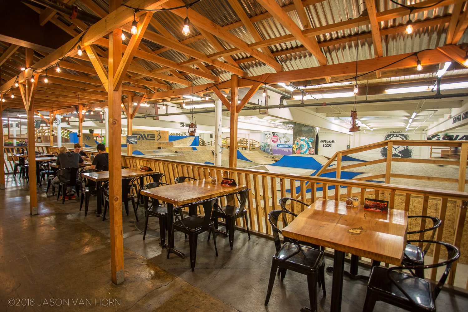 Pulehu Pizza seating