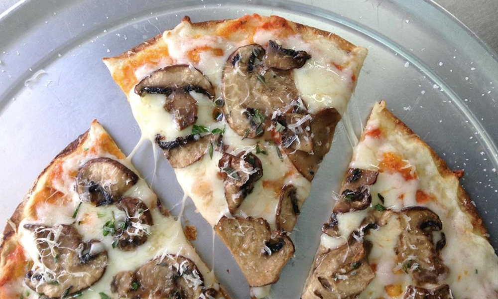 pulehu gourmet pizza at the lumberyard